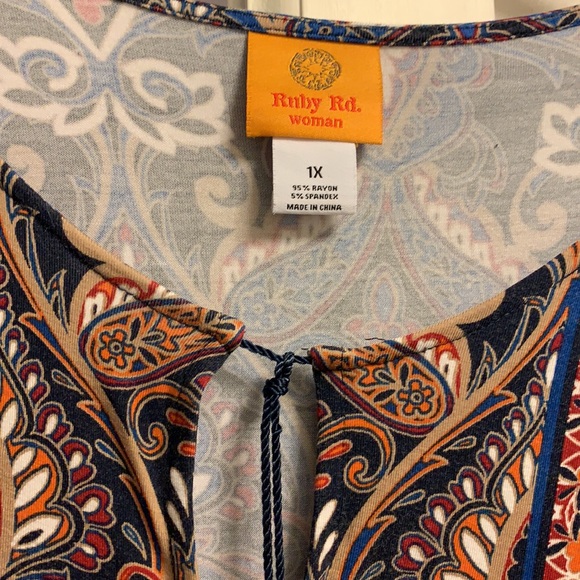 Ruby Rd. Woman - Picture 2 of 4